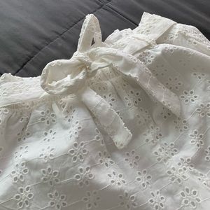 Women’s Medium White Target Lace Shorts W Bow